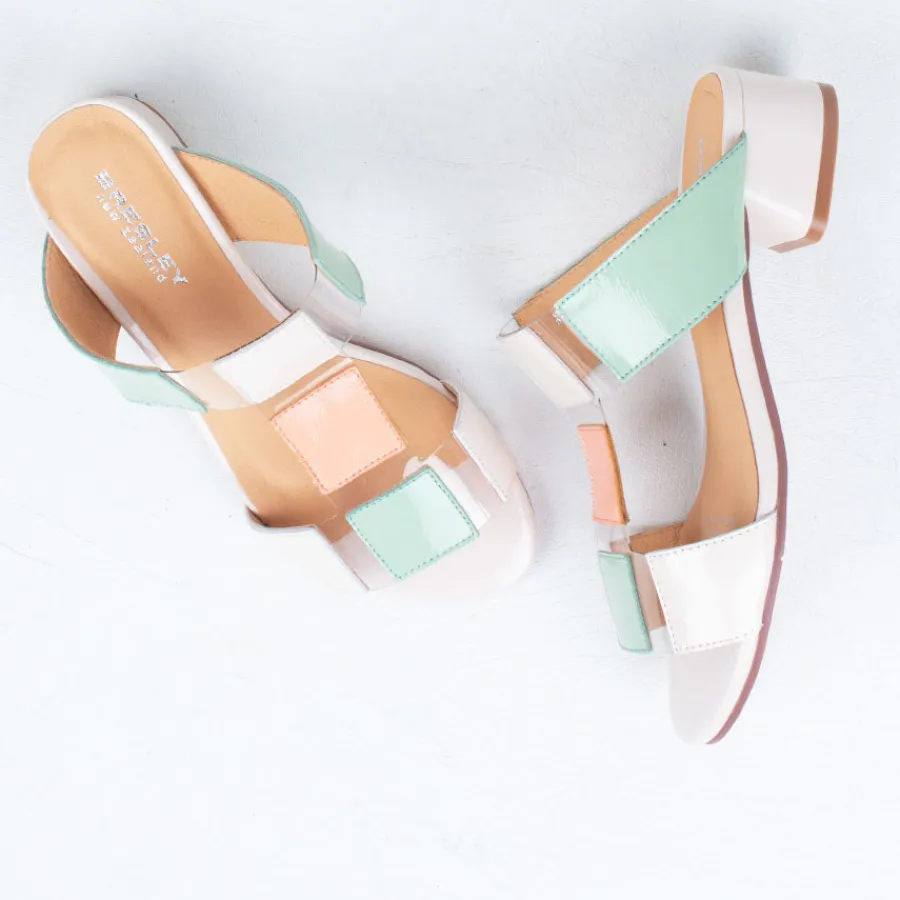 avatar_slide_2.webp Flat^Bresley NZ Avatar Slide