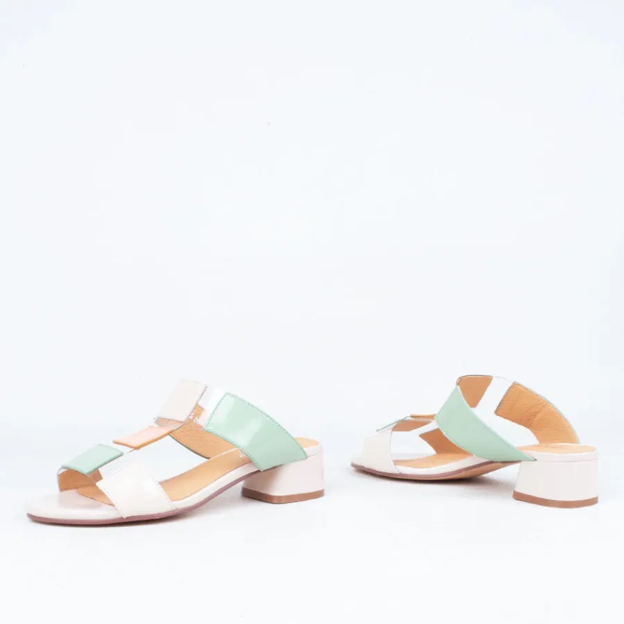 avatar_slide_3.webp Flat^Bresley NZ Avatar Slide