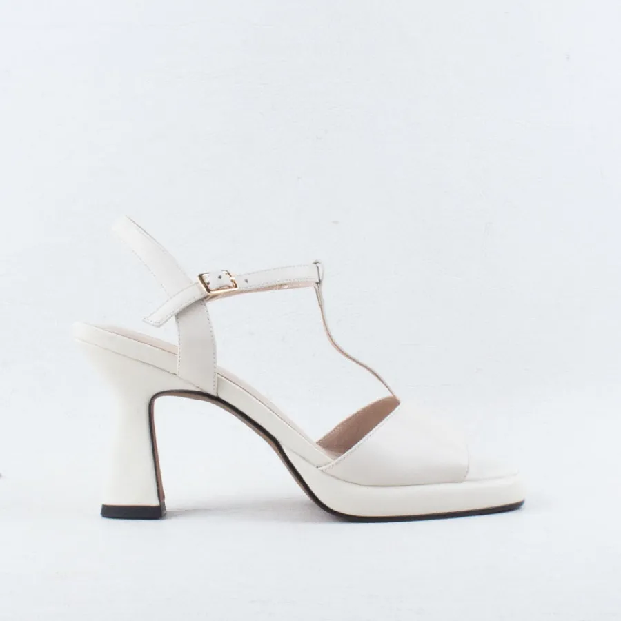 bilbo_heel_4.webp Strappy^Tamara London Bilbo Heel