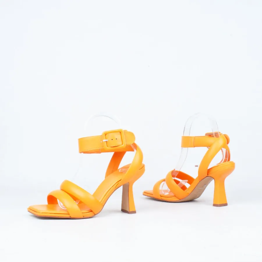 cara_heel_10.webp Strappy^Carrano - Brazil Cara Heel