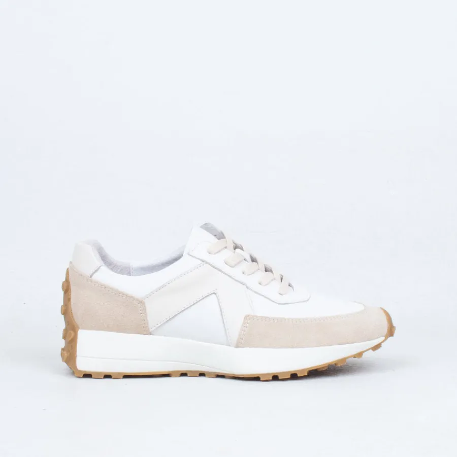 freelance_sneaker_15.webp Lace Up^Gelato Freelance Sneaker