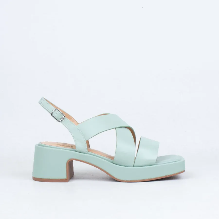 junior_sandal_4.webp Flat^Mila Raine Junior Sandal