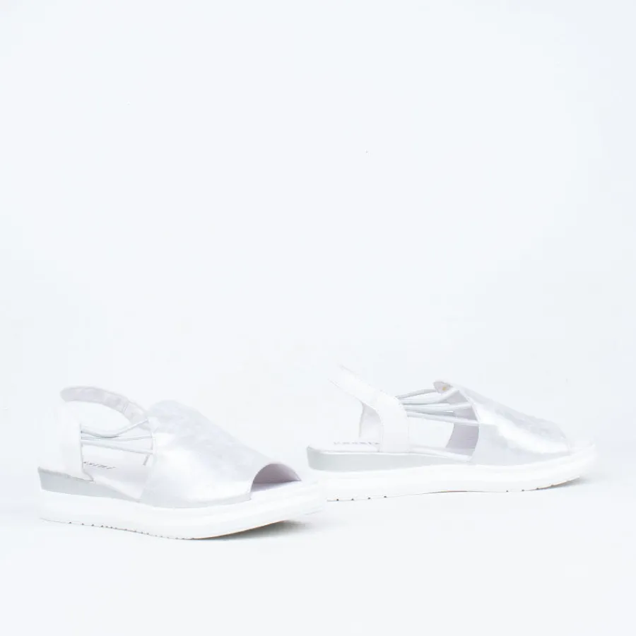 mirky_sandal_9.webp Flat^Cassini Mirky Sandal