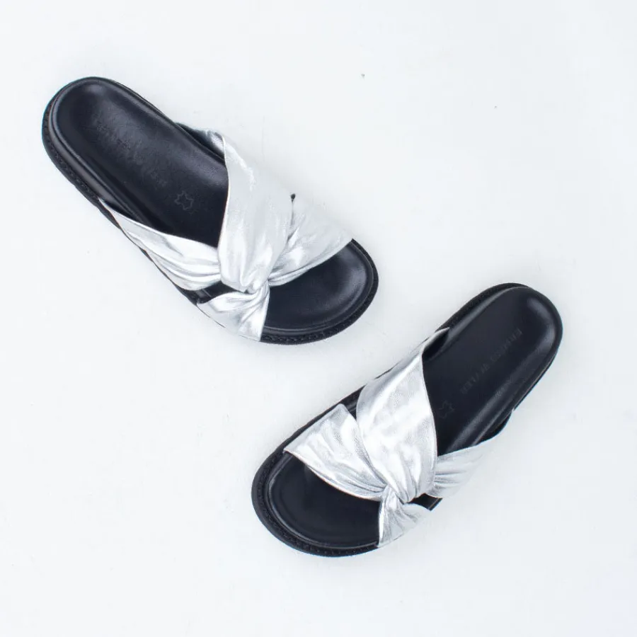 ombra_slide_14.webp Flat^Ernest Wyler Ombra Slide