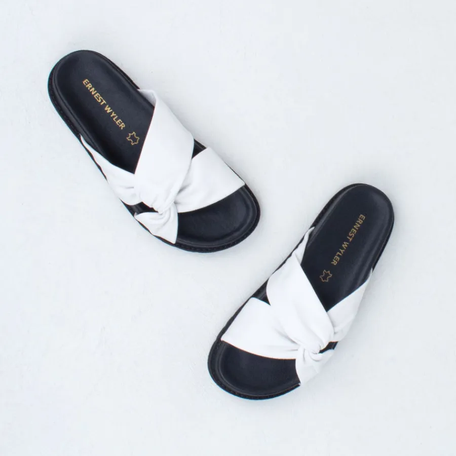 ombra_slide_22.webp Flat^Ernest Wyler Ombra Slide