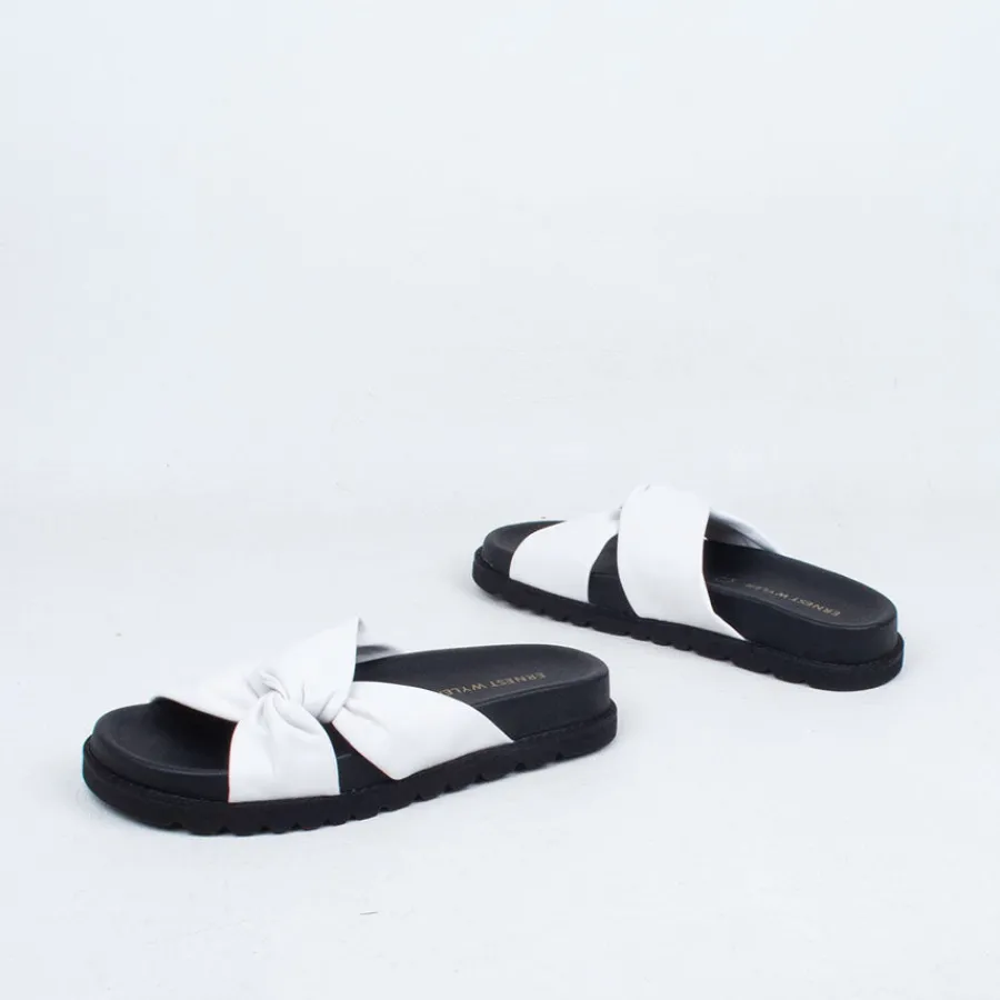 ombra_slide_23.webp Flat^Ernest Wyler Ombra Slide