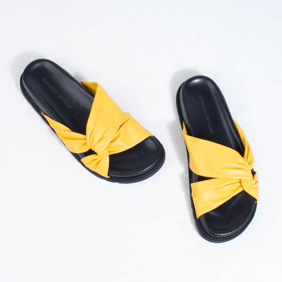 ombra_slide_27.webp Flat^Ernest Wyler Ombra Slide