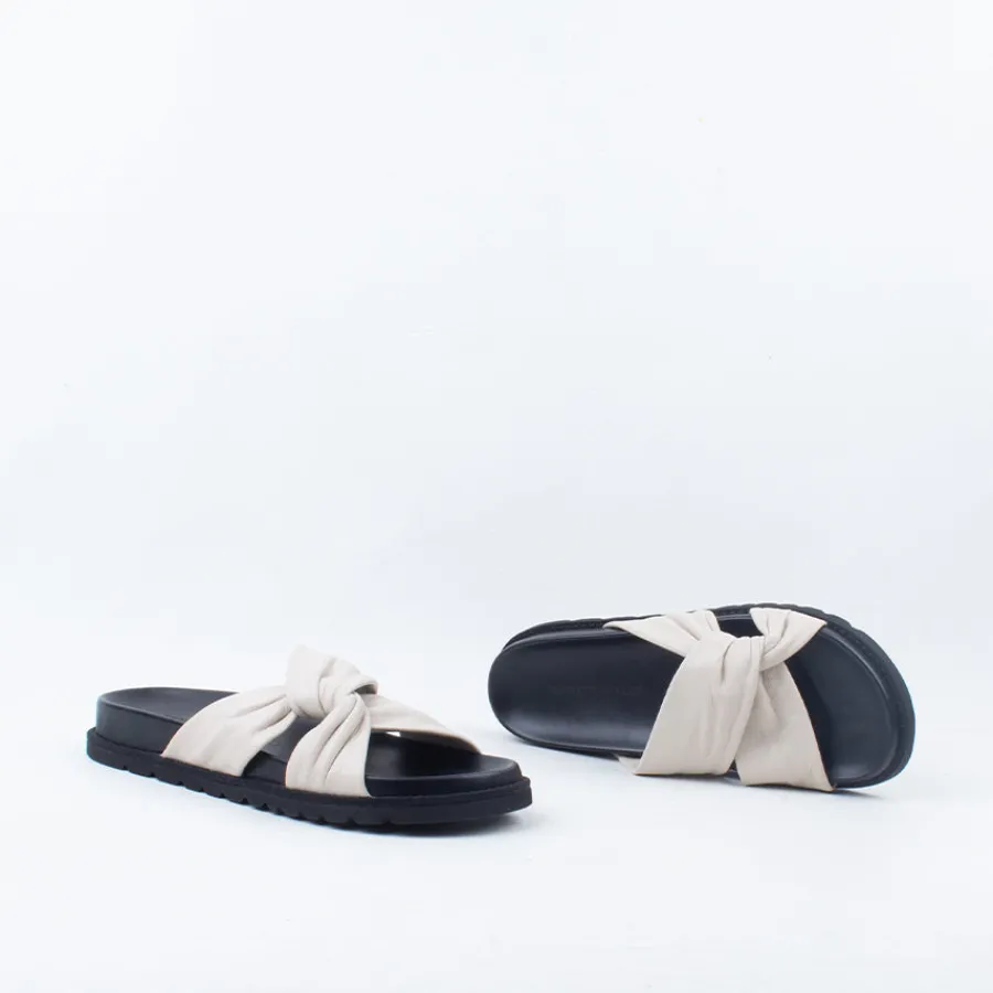 ombra_slide_5.webp Flat^Ernest Wyler Ombra Slide