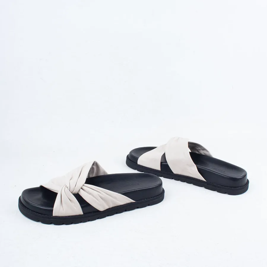 ombra_slide_7.webp Flat^Ernest Wyler Ombra Slide