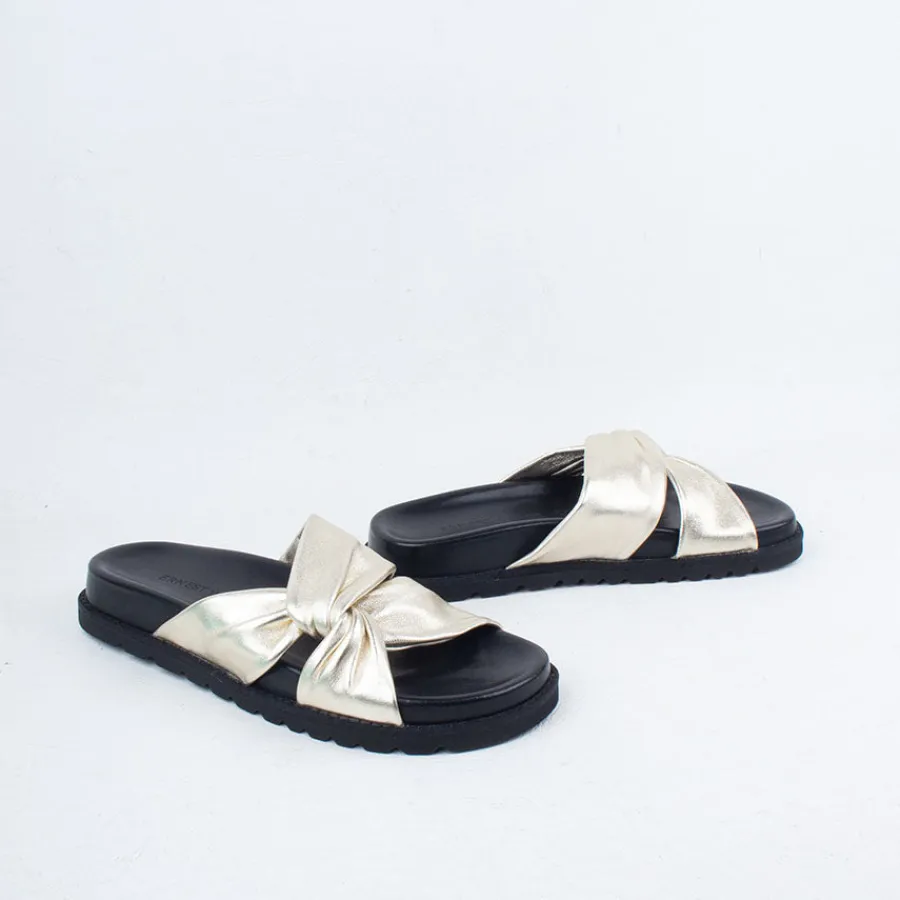 ombra_slide_9.webp Flat^Ernest Wyler Ombra Slide