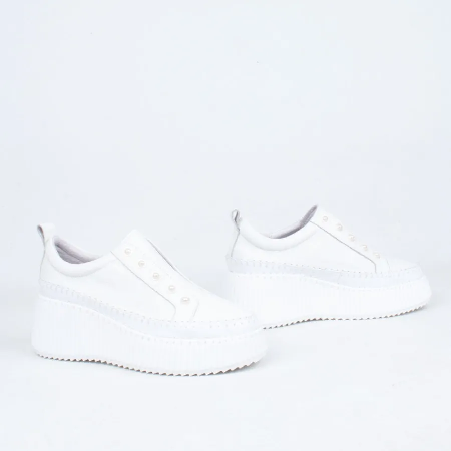 pearlzie_boost_sneaker_3.webp Slip On^Minx Pearlzie Boost Sneaker White