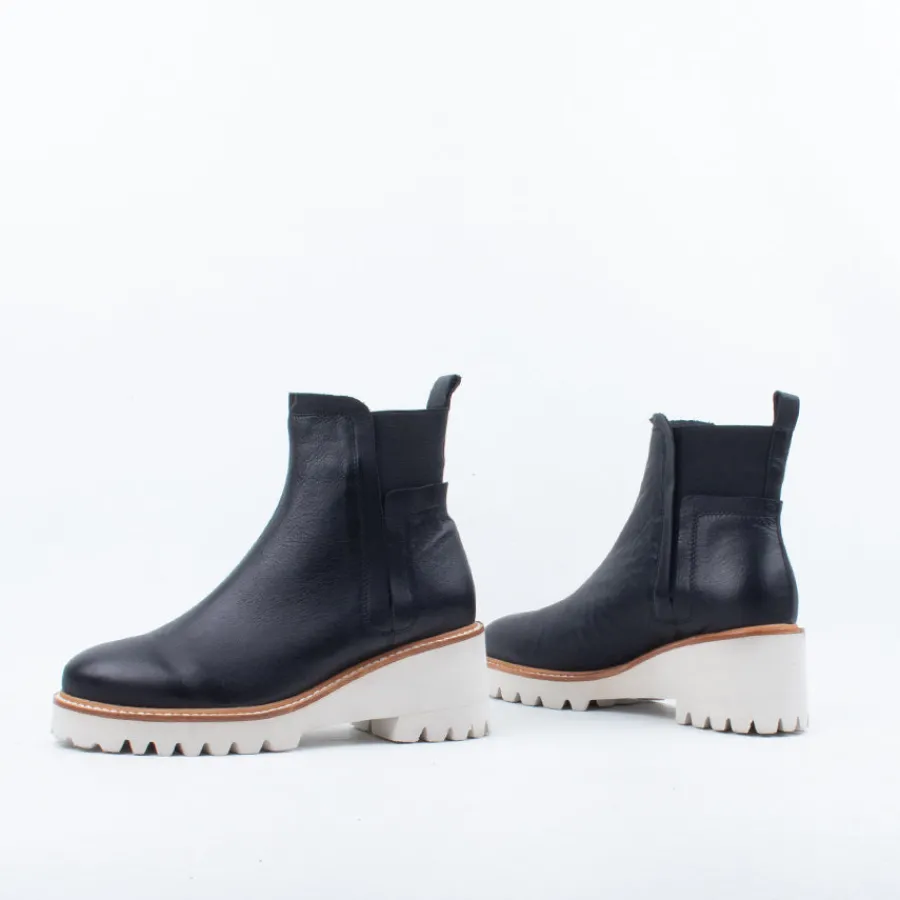 poppy_ankle_boot_3.webp Chelsea^Bresley NZ Poppy Ankle Boot