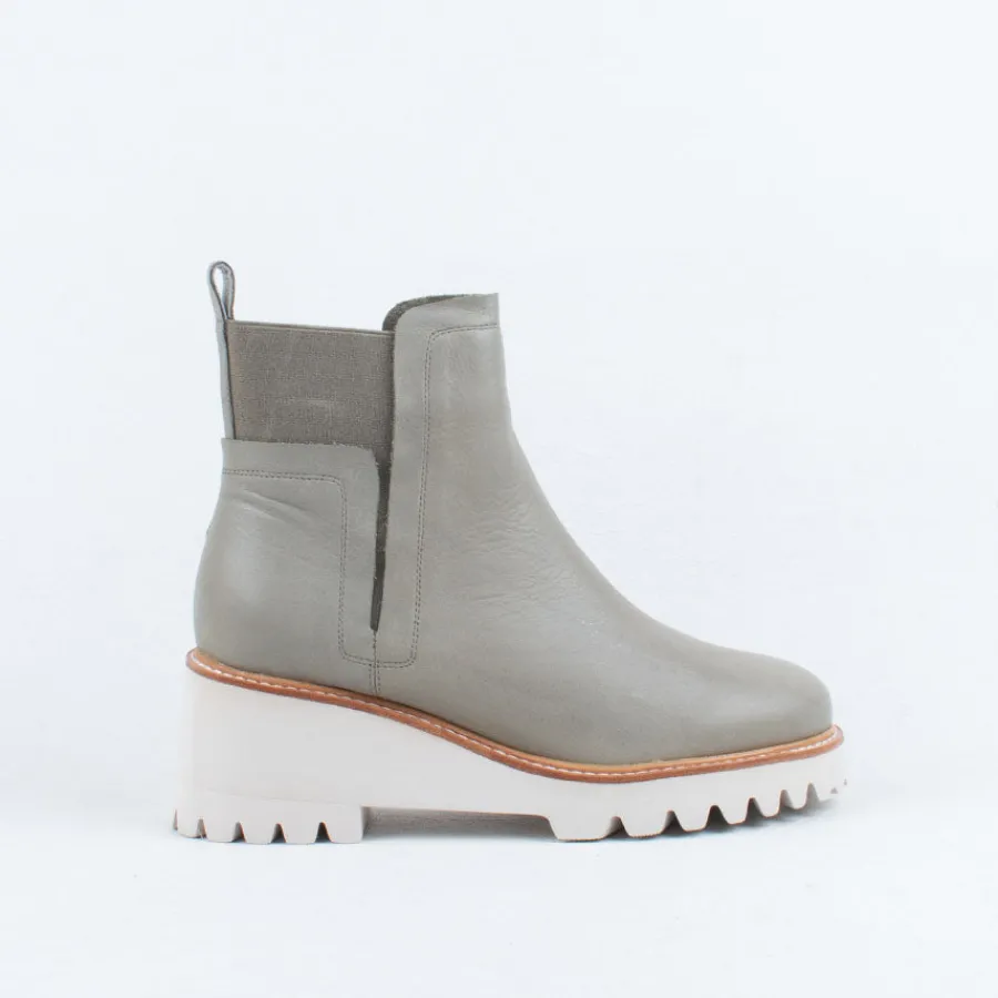 poppy_ankle_boot_4.webp Chelsea^Bresley NZ Poppy Ankle Boot