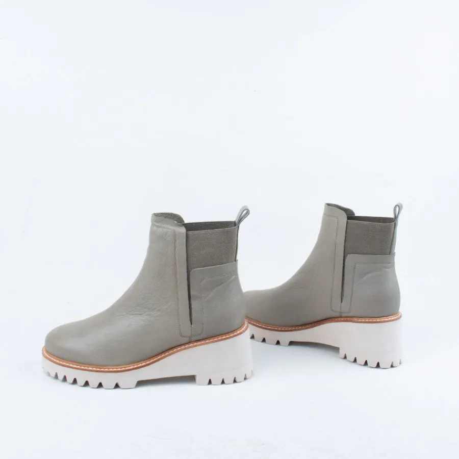 poppy_ankle_boot_6.webp Chelsea^Bresley NZ Poppy Ankle Boot