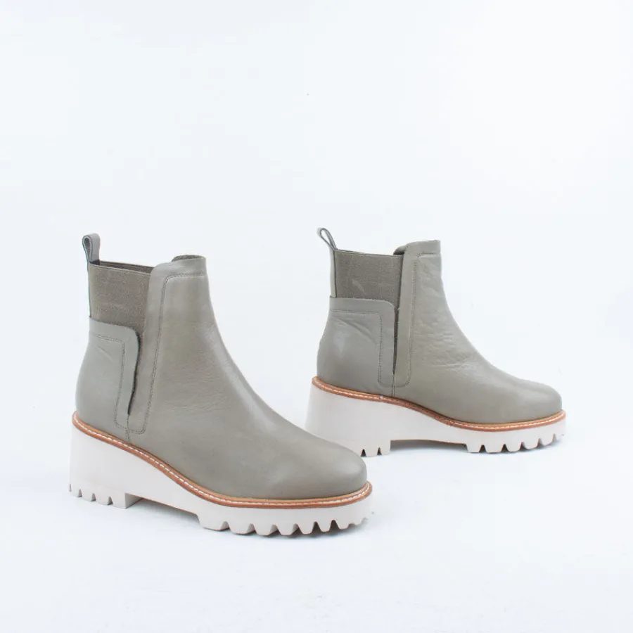 poppy_ankle_boot_7.webp Chelsea^Bresley NZ Poppy Ankle Boot