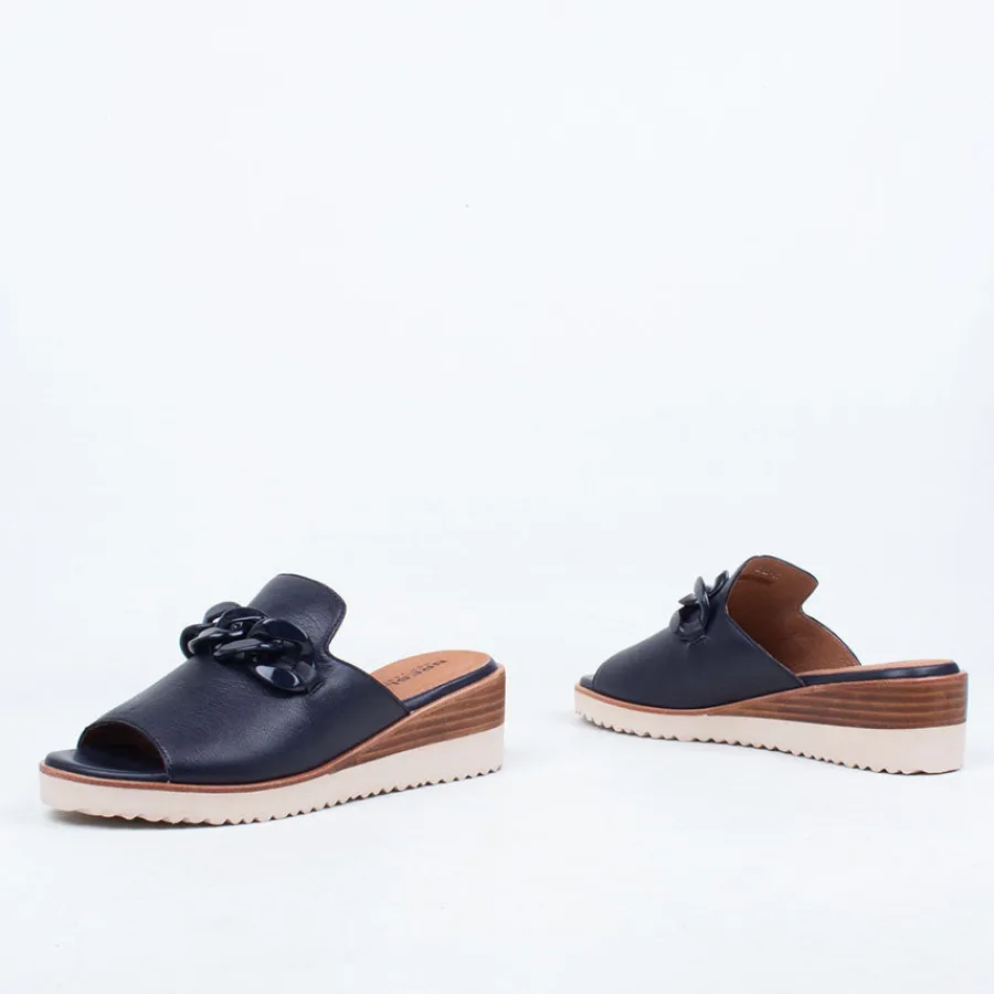sandie_slide_11.webp Wedges | Flat^Bresley NZ Sandie Slide