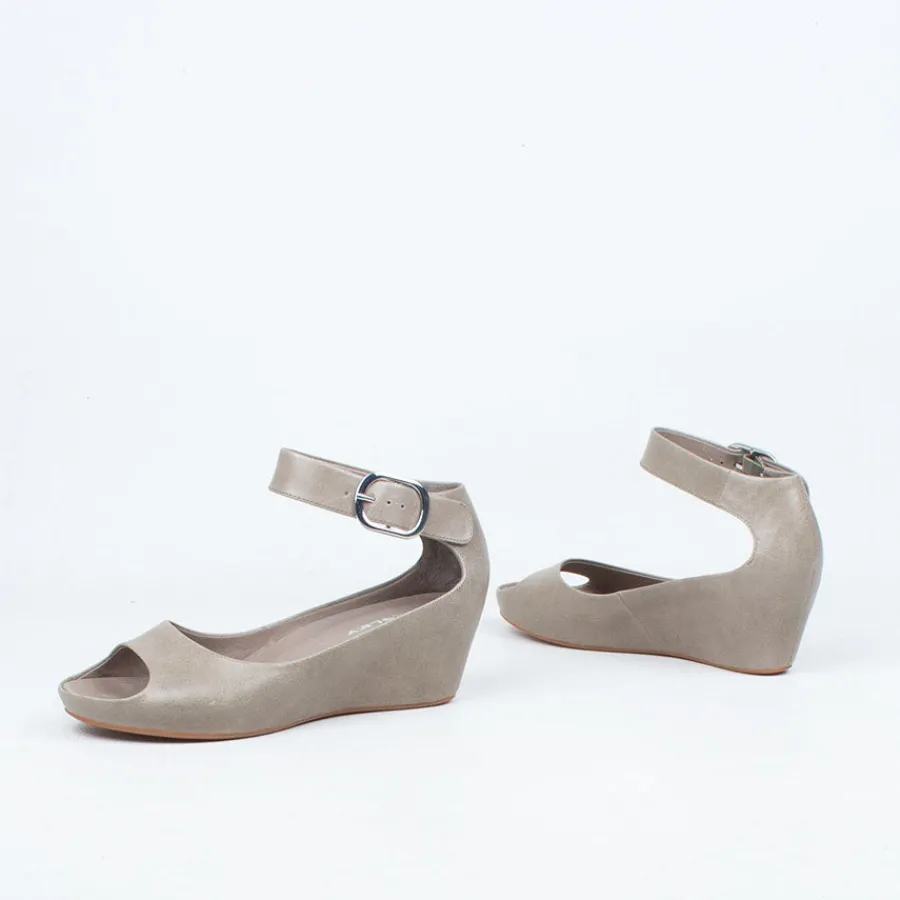 sangria_sandal_11.webp Wedge | Wedge^Bresley NZ Sangria Sandal
