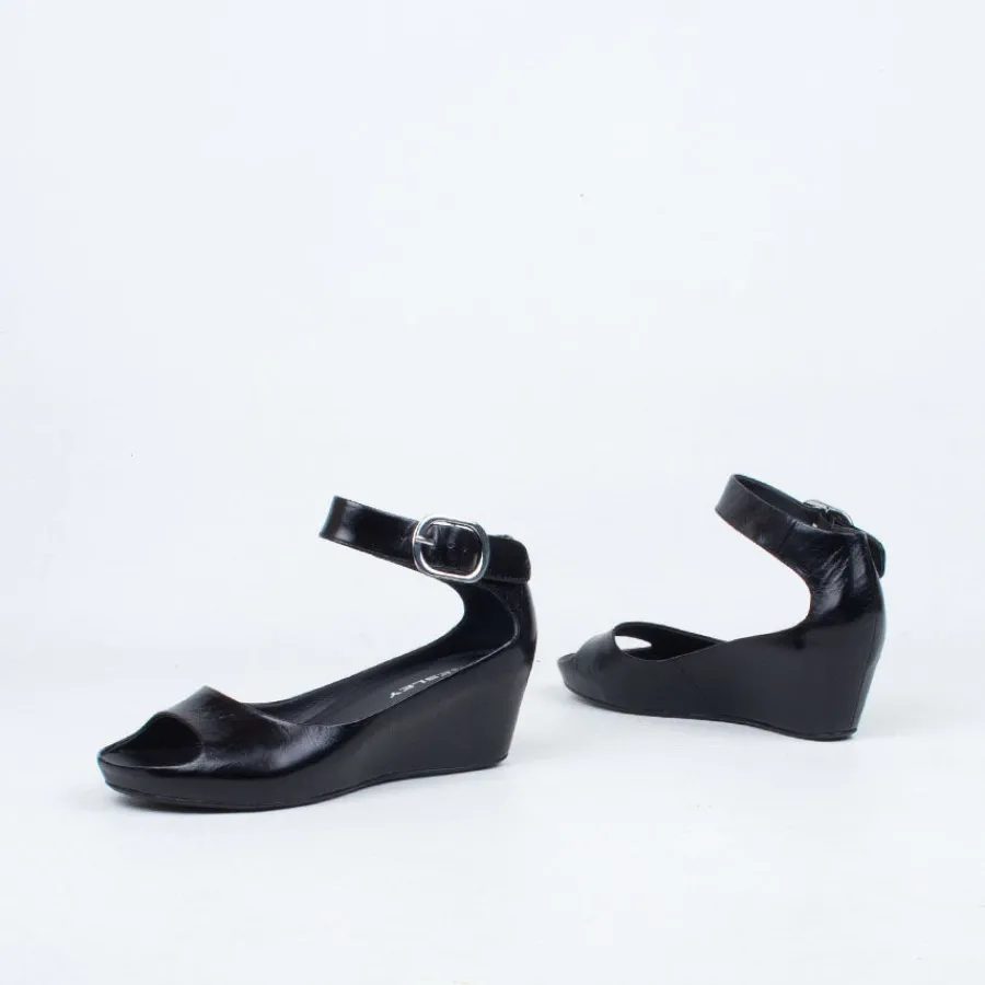 sangria_sandal_3.webp Wedge | Wedge^Bresley NZ Sangria Sandal