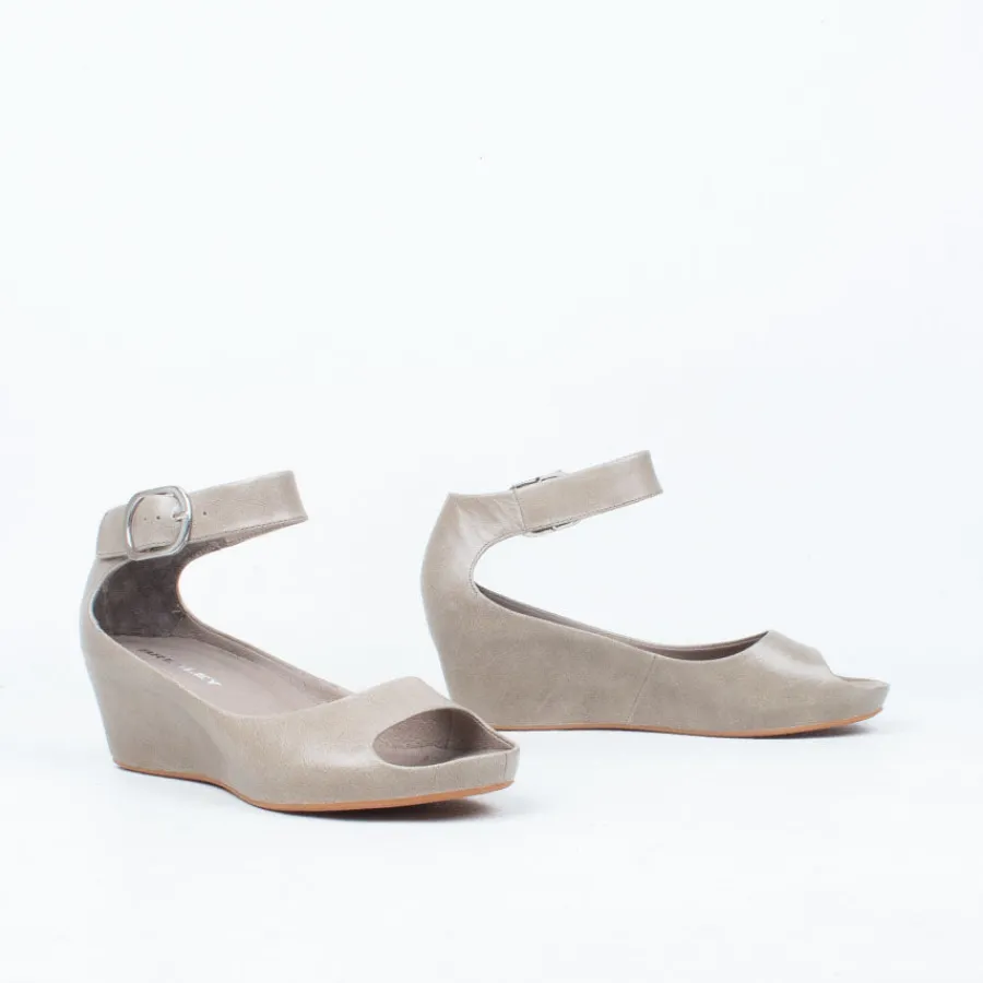 sangria_sandal_9.webp Wedge | Wedge^Bresley NZ Sangria Sandal