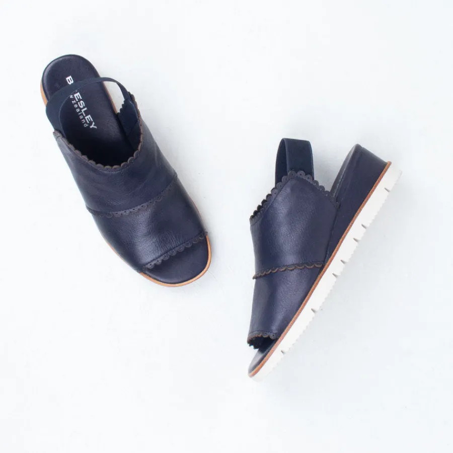 snooze_sandal_10.webp Flat^Bresley NZ Snooze Sandal
